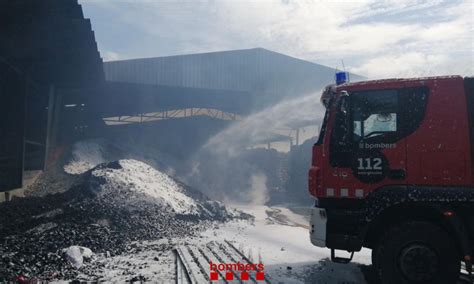 incendi a castellar del valles|Incendio en la empresa Llenyes i Carbons Ponç de Castellar del .